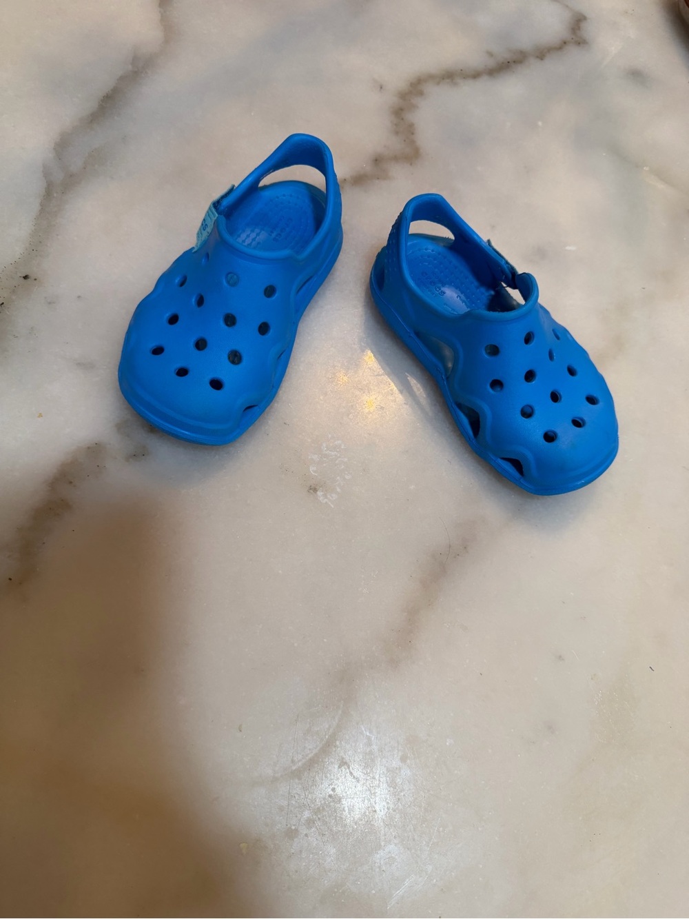 CROCS Kids Bright Blue Water Clogs with Heel Strap